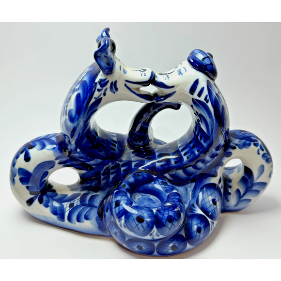 Vintage Russian Gzhel Porcelain Blue White Cobra Snakes Kissing Figurine Signed - Picture 1 of 10